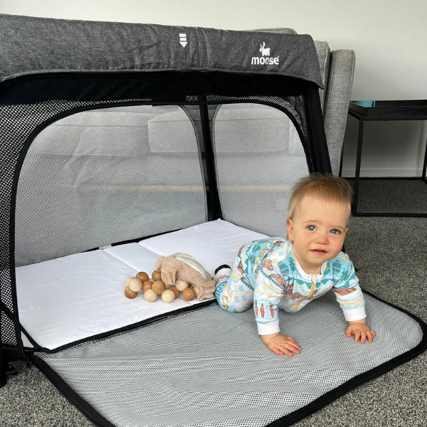 Moose Emmett Travel Cot (with Bassinet feature & 2 FREE fitted sheets)