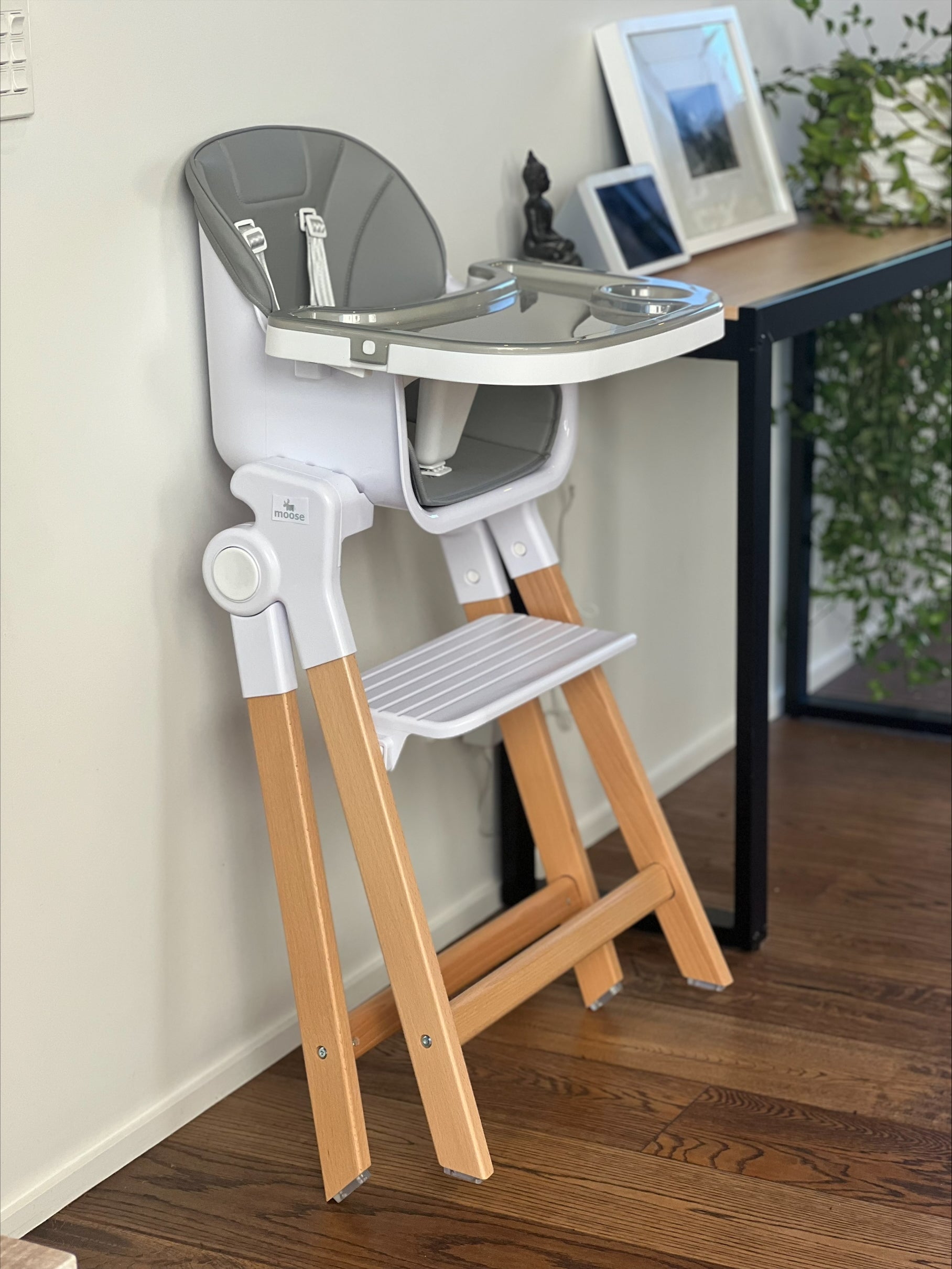 The MOOSE Frankie Foldable HighChair (Grey)